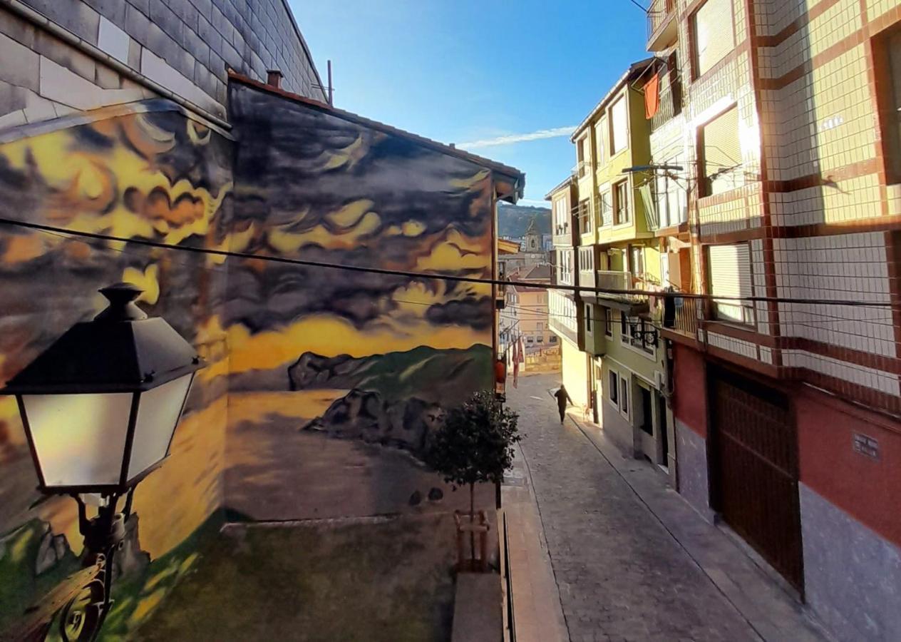 Andra Mari Apartamentu Turistikoak Bermeo Esterno foto