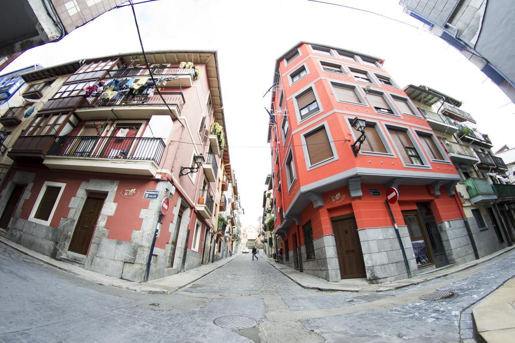 Andra Mari Apartamentu Turistikoak Bermeo Camera foto