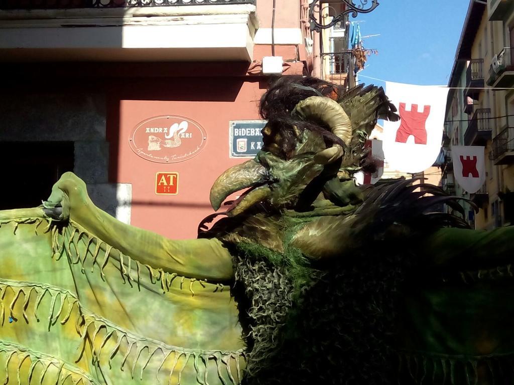 Andra Mari Apartamentu Turistikoak Bermeo Esterno foto